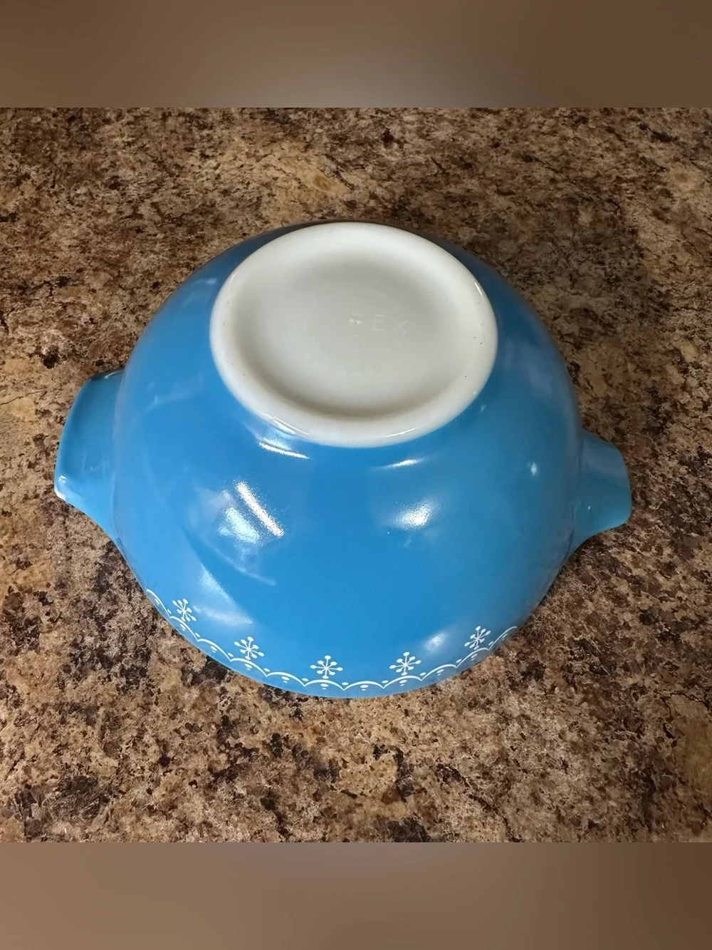 VTG 70's 11/2 Qt Pyrex Cinderella Mixing Bowl #442 In Blue Snowflake Garland GC